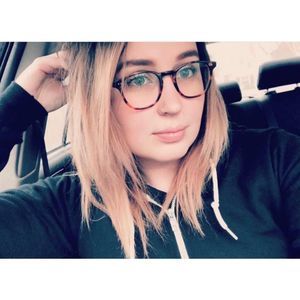 Meet your Posher, Desireé